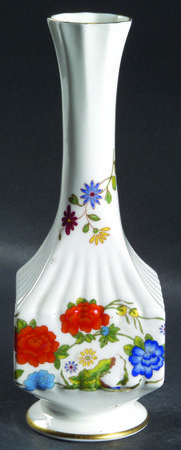 Famille Rose 7" Bud Vase