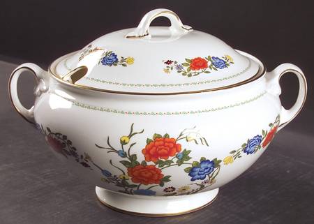 Famille Rose Tureen &  Lid