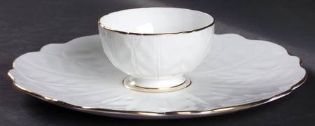 Golden Crocus (Coupe) (2 Piece) Chip & Dip Set
