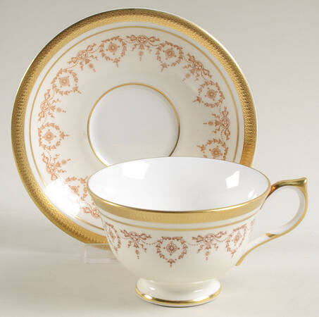 Gold Dowery Footed Cup & Saucer Set