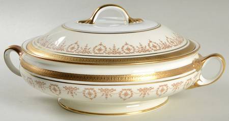 Gold Dowery Round Covered Vegetable