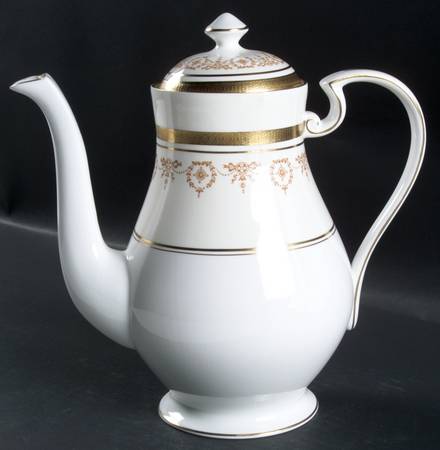 Gold Dowery Coffee Pot & Lid
