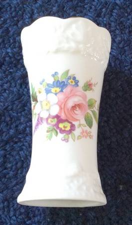 Howard Sprays 3" Vase