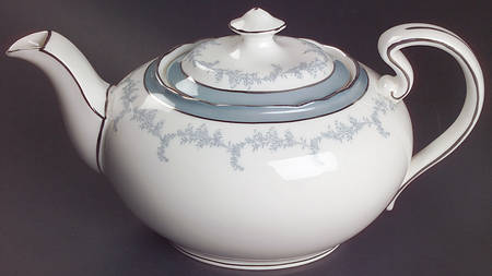 Kenmore (Scalloped) Teapot & Lid