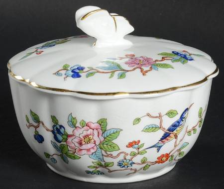 Pembroke (Gold Trim) Small Scalloped Candy Box
