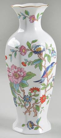 Pembroke (Gold Trim) 9" Vase