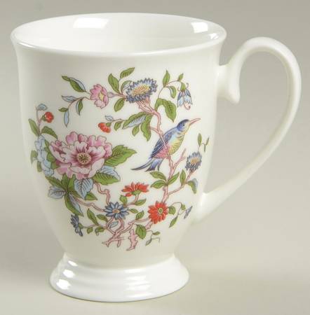 Pembroke (Gold Trim) Footed Mug