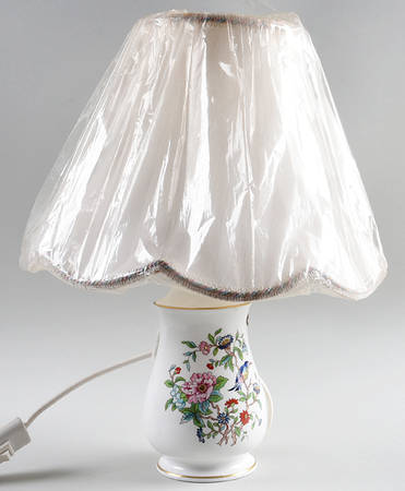 Pembroke (Gold Trim) 9" Electric Lamp & Shade