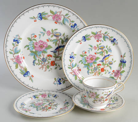 Pembroke (Gold Trim) 5 Piece Place Setting