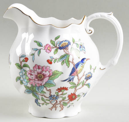 Pembroke (Gold Trim) 20 Oz Wynn Jug