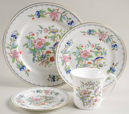Pembroke (Gold Trim) 4 Piece Place Setting