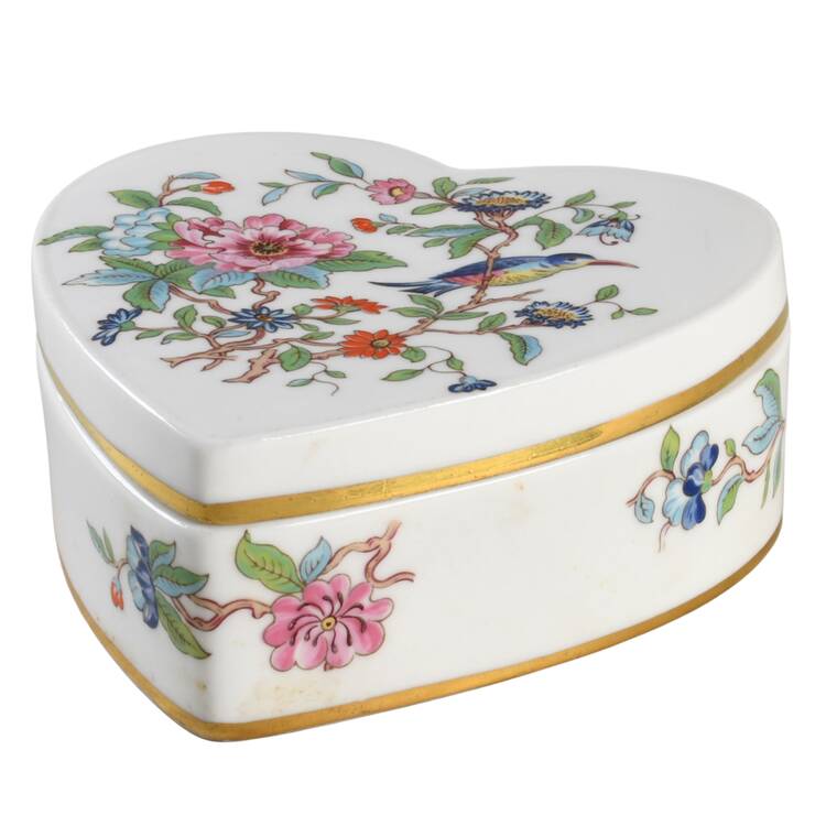 Pembroke (Gold Trim) Heart Shape Box & Lid