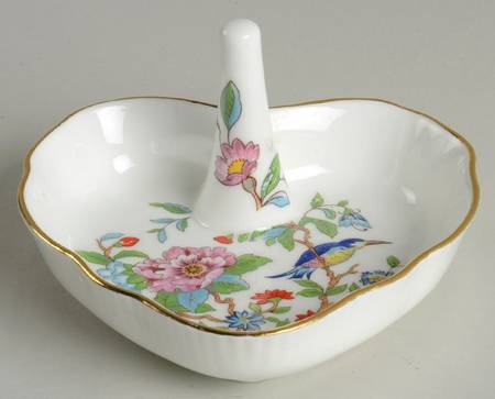 Pembroke (Gold Trim) Ring Holder