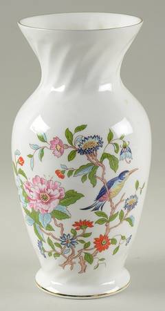 Pembroke (Gold Trim) 9" Vase