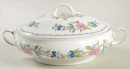 Pembroke (Gold Trim) Round Covered Vegetable