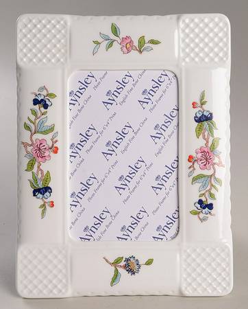 Pembroke (Gold Trim) Frame-Holds 4" X 6"
