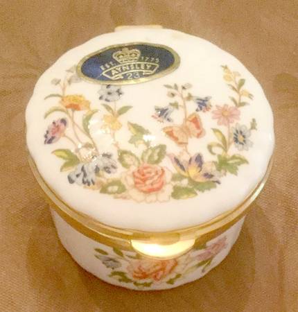 Pembroke (Gold Trim) Small Trinket Box & Lid