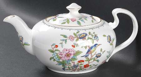 Pembroke (Gold Trim) Teapot & Lid