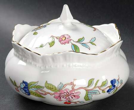 Pembroke (Gold Trim) Windsor Box with Lid