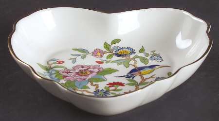 Pembroke (Gold Trim) Heart Shaped Dish
