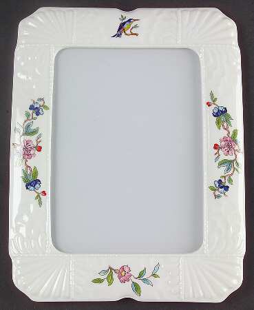 Pembroke (Gold Trim) 9" Picture Frame