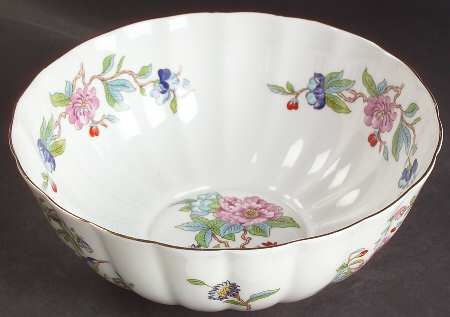 Pembroke (Gold Trim) 7" Round Fluted Bowl