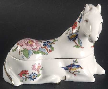 Pembroke (Gold Trim) Horse Box W/Lid