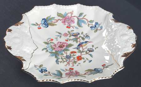 Pembroke (Gold Trim) 10" Handled Square Tray