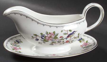 Pembroke (Gold Trim) Gravy Boat & Underplate
