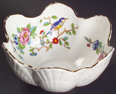 Pembroke (Gold Trim) Small Shell Shape Sweet Dish