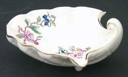 Pembroke (Gold Trim) 4" Shell Shaped Dish