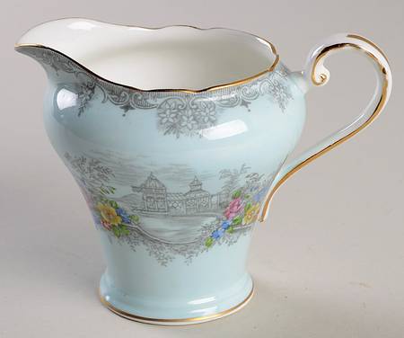 Queen's Garden (Blue, Scalloped) Creamer