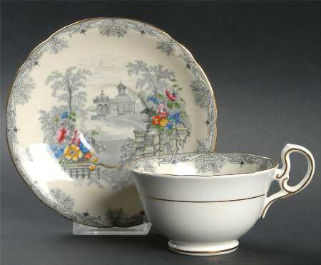 Queen's Garden (Ivory, Scalloped) Footed Cup & Saucer Set