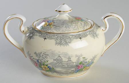 Queen's Garden (Ivory, Scalloped) Sugar Bowl & Lid