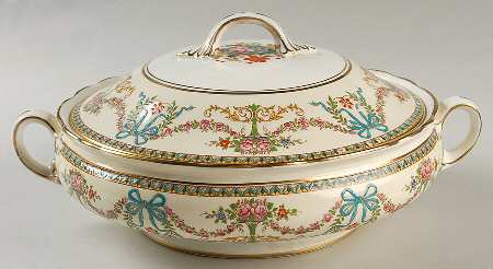 Rosedale (Bows, Flowers On Edge) Round Covered Vegetable