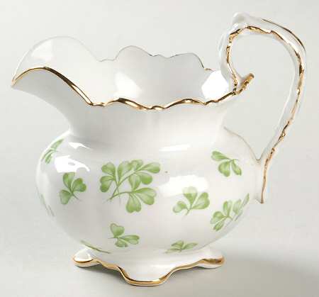 Shamrock (Rim, Scalloped) Mini Creamer