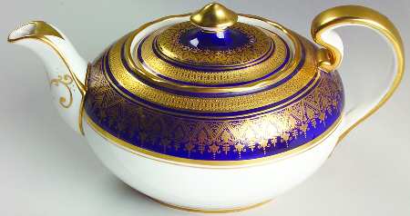 Simcoe (Scalloped) Teapot & Lid