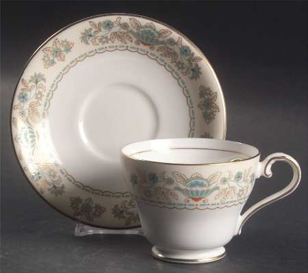 Tatton Hall Footed Cup & Saucer Set