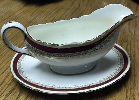 Wendover Maroon Gravy Boat & Underplate