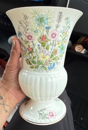 Wild Tudor 7" Vase