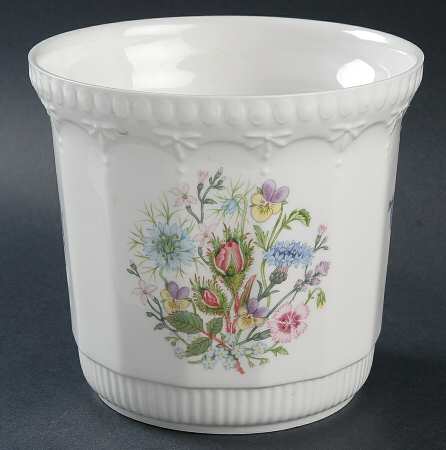 Wild Tudor Medium Georgian Planter