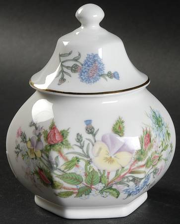Wild Tudor Hexagonal Covered Caddy