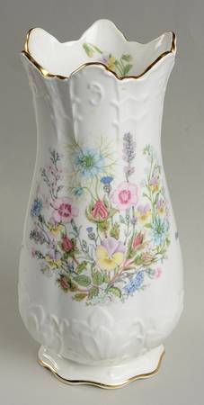 Wild Tudor 8'' Victorian Vase