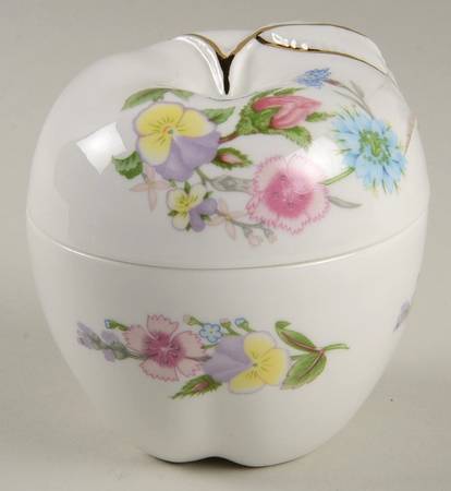 Wild Tudor Small Apple Box