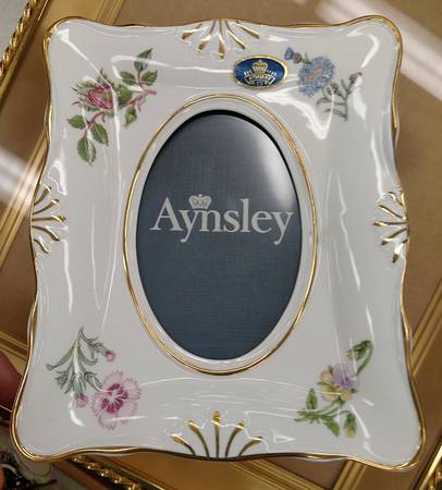 Wild Tudor 6" Picture Frame