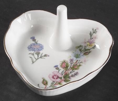Wild Tudor Ring Holder