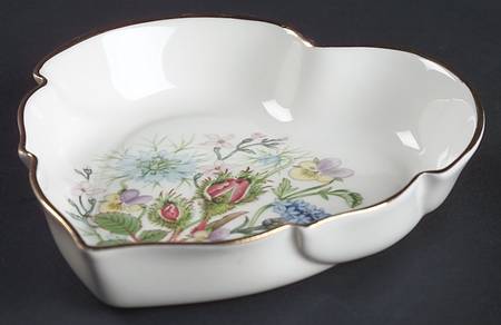 Wild Tudor Small Leaf Dish