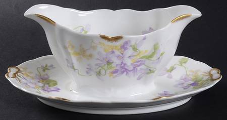 AHR252 Gravy Boat with Attached Underplate