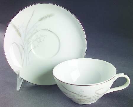 ART13 Flat Cup & Saucer Set