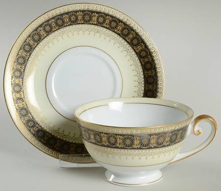 ALB10 Footed Cup & Saucer Set